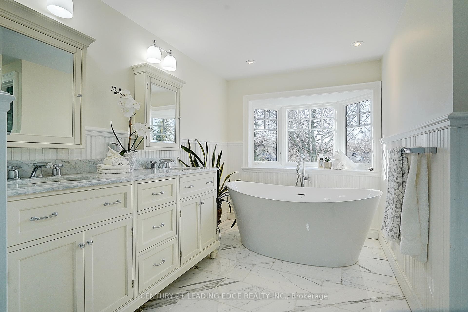 19 MEYER Circle photo 25