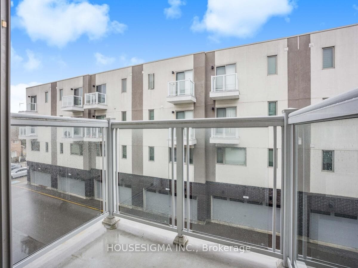1870 Altona Road Unit 11 photo 30