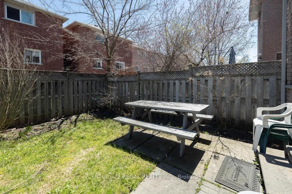 43 Waterton Crescent photo 37