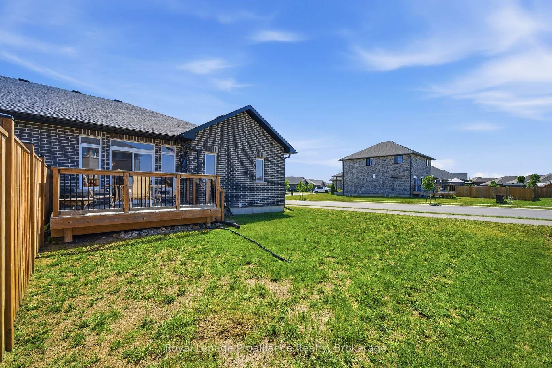 17 RAYCROFT Drive photo 42