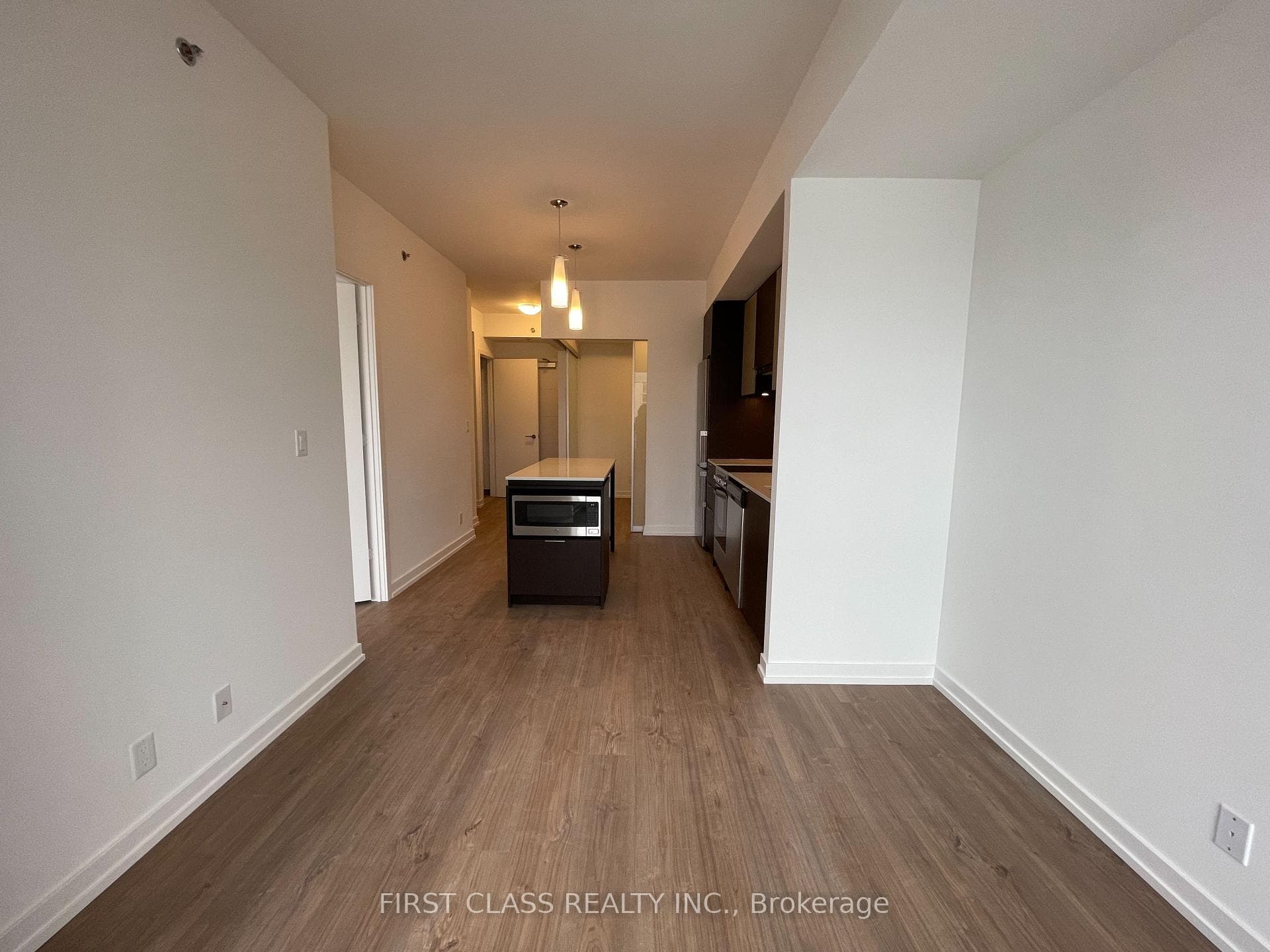 203 College Street Unit 805 photo 2