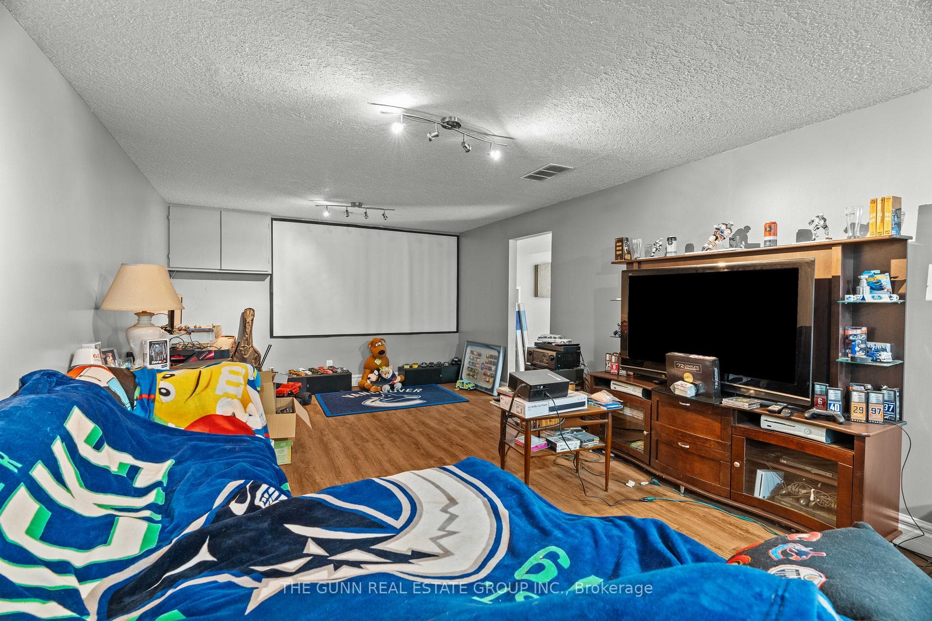 182 Dearborn Avenue photo 18