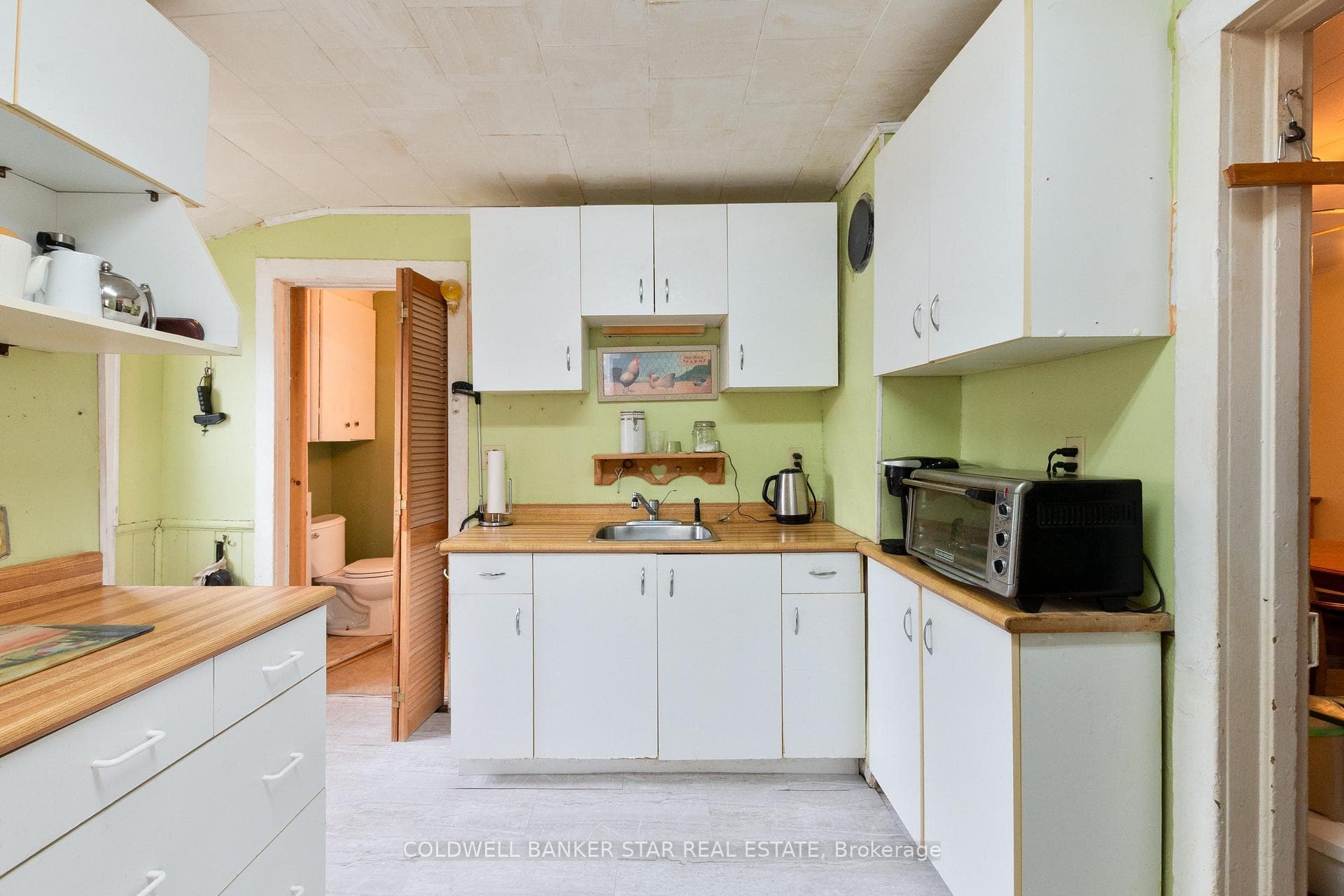 24 Hiawatha Street photo 16