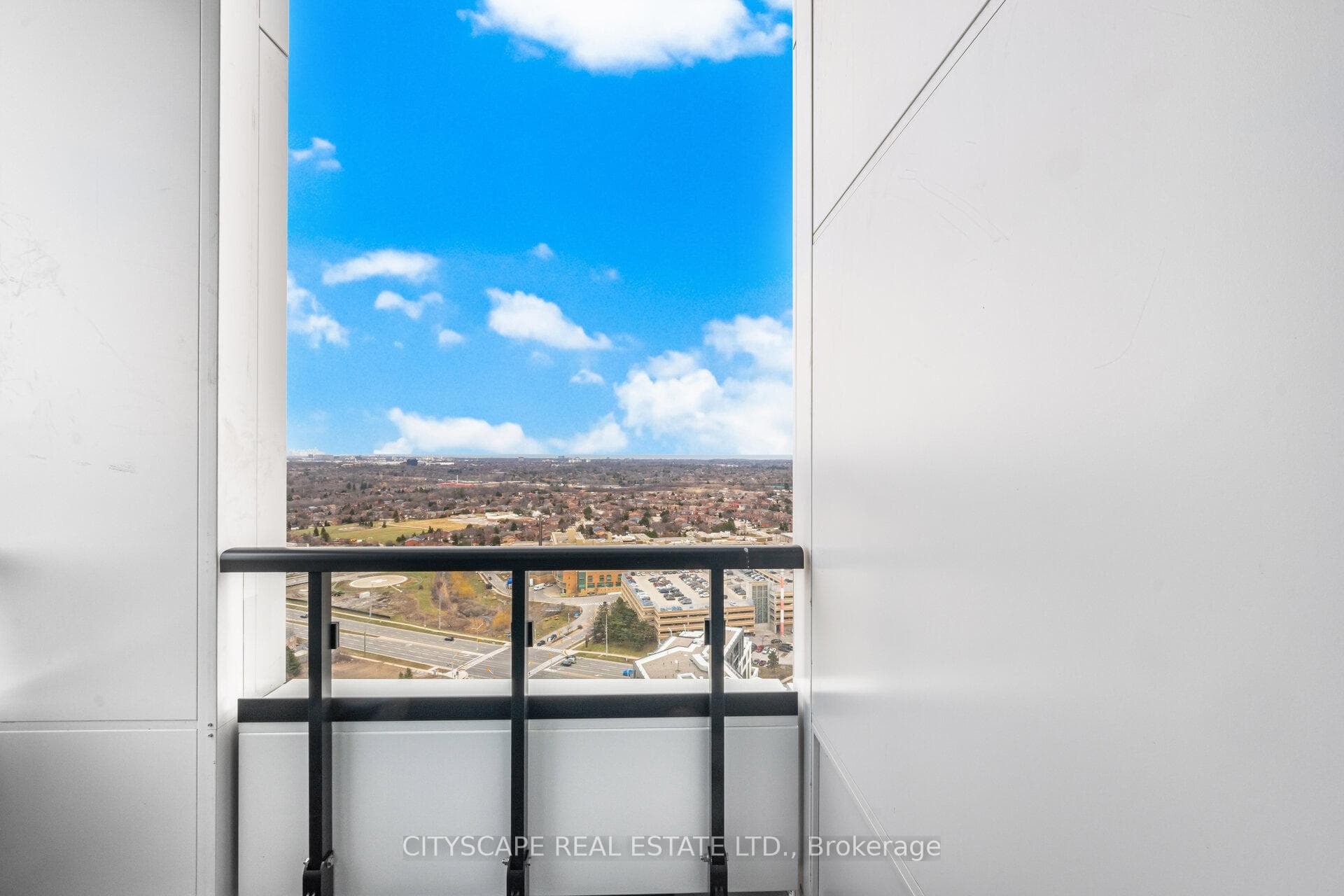 2495 Eglinton Avenue Unit 2711 photo 31