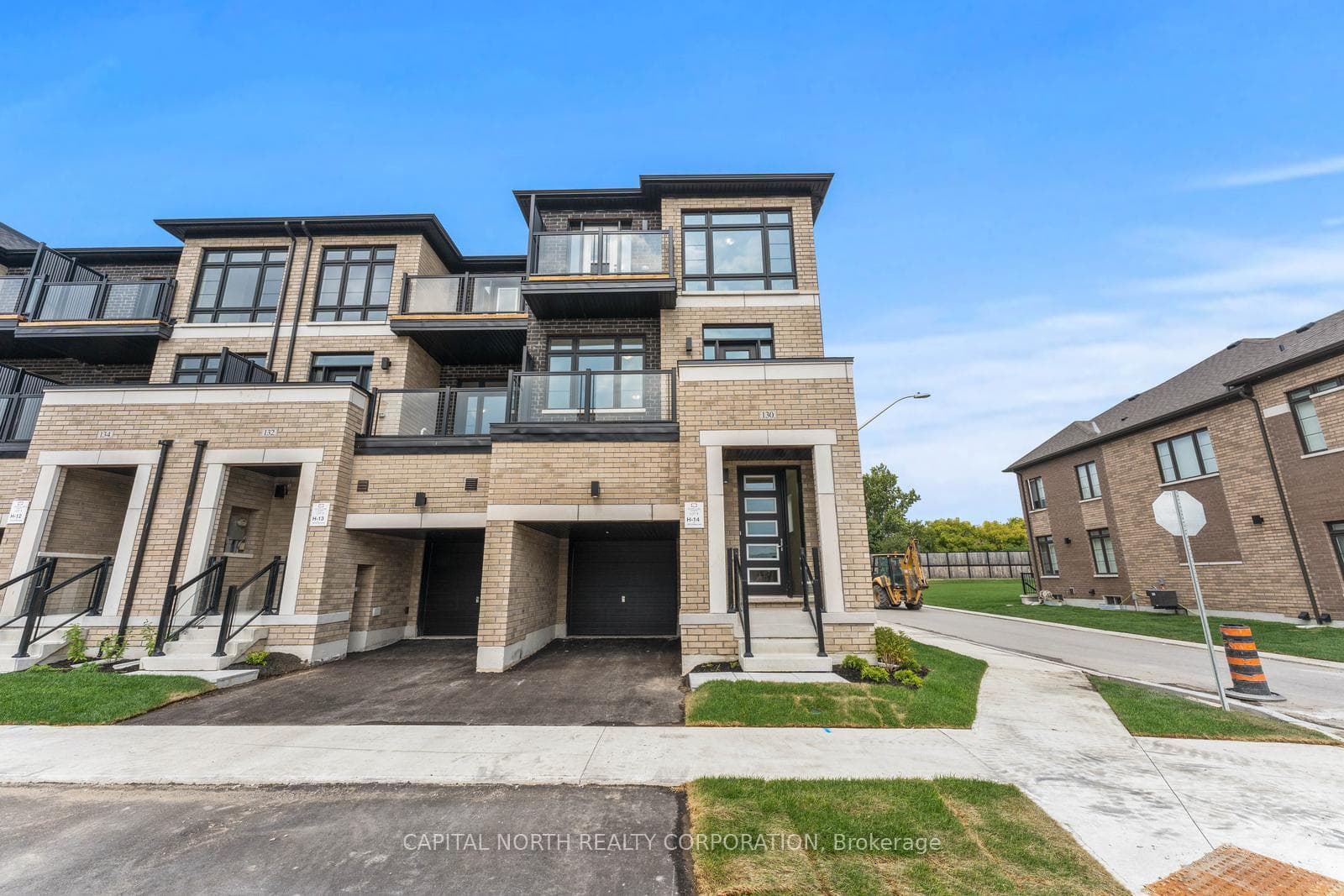 130 Turnberry Lane photo 4