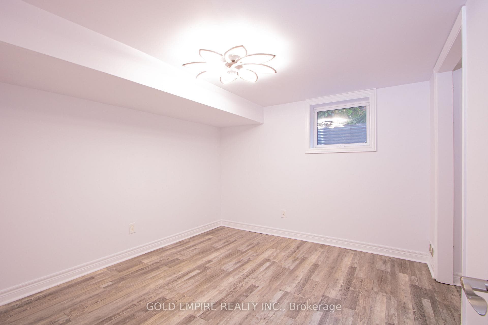 33 Godfrey Drive photo 17