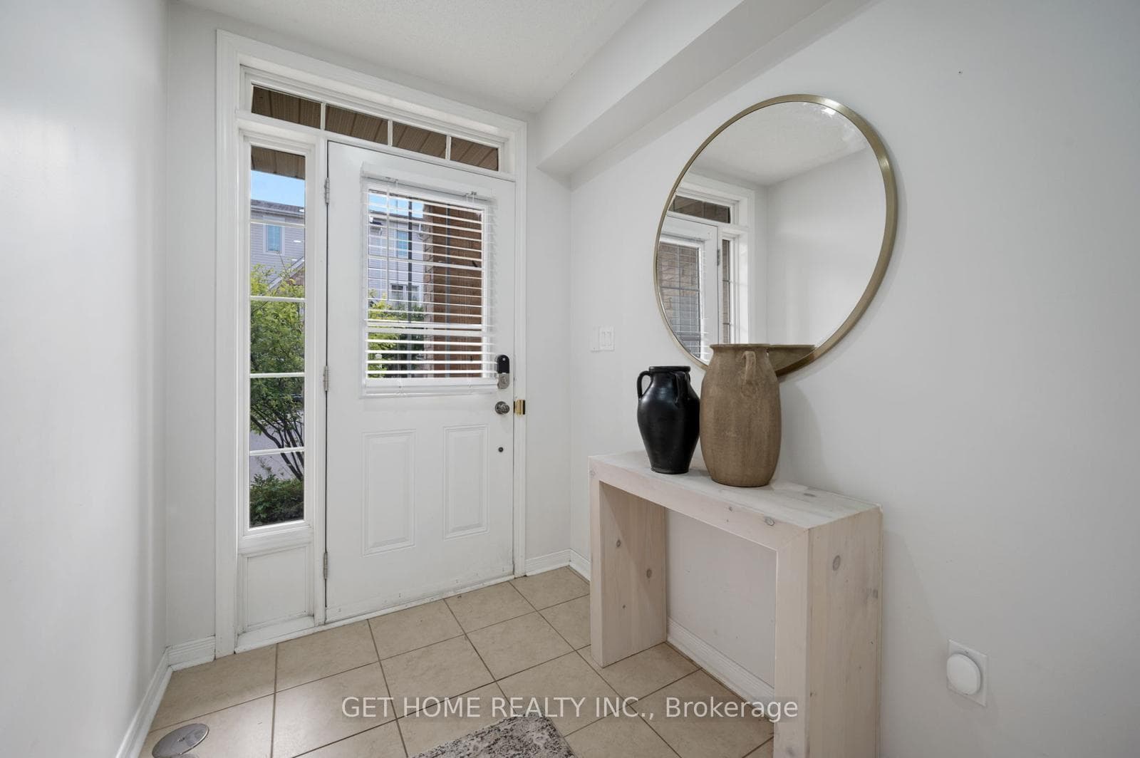 19 Benjamin Way photo 2