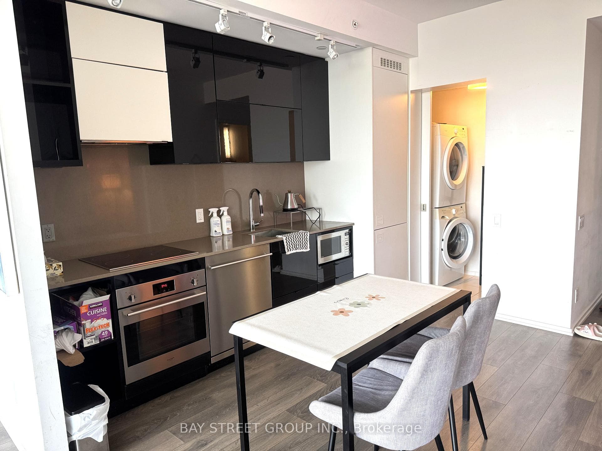 125 Peter Street Unit 904 photo 5