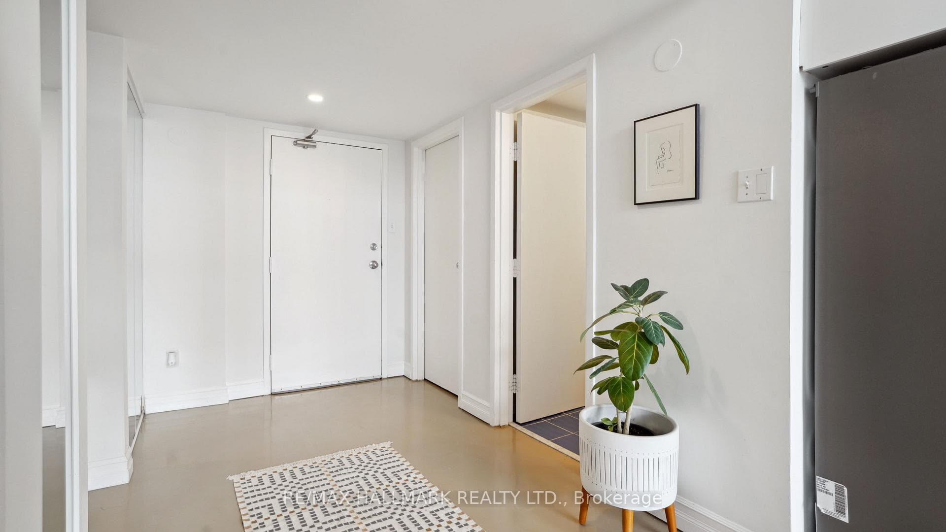245 Carlaw Avenue Unit 505A photo 18