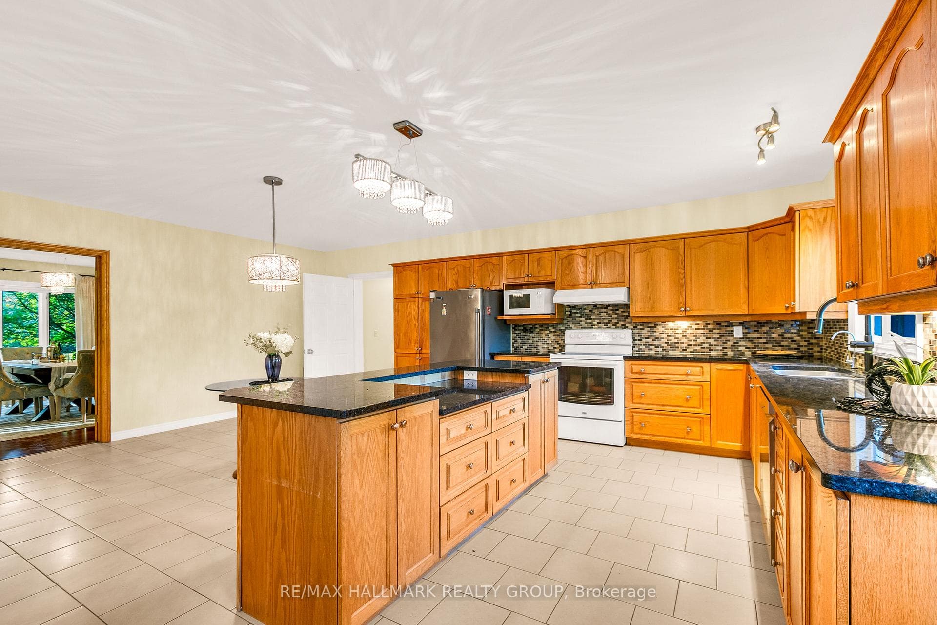 7316 Flewellyn Road photo 19