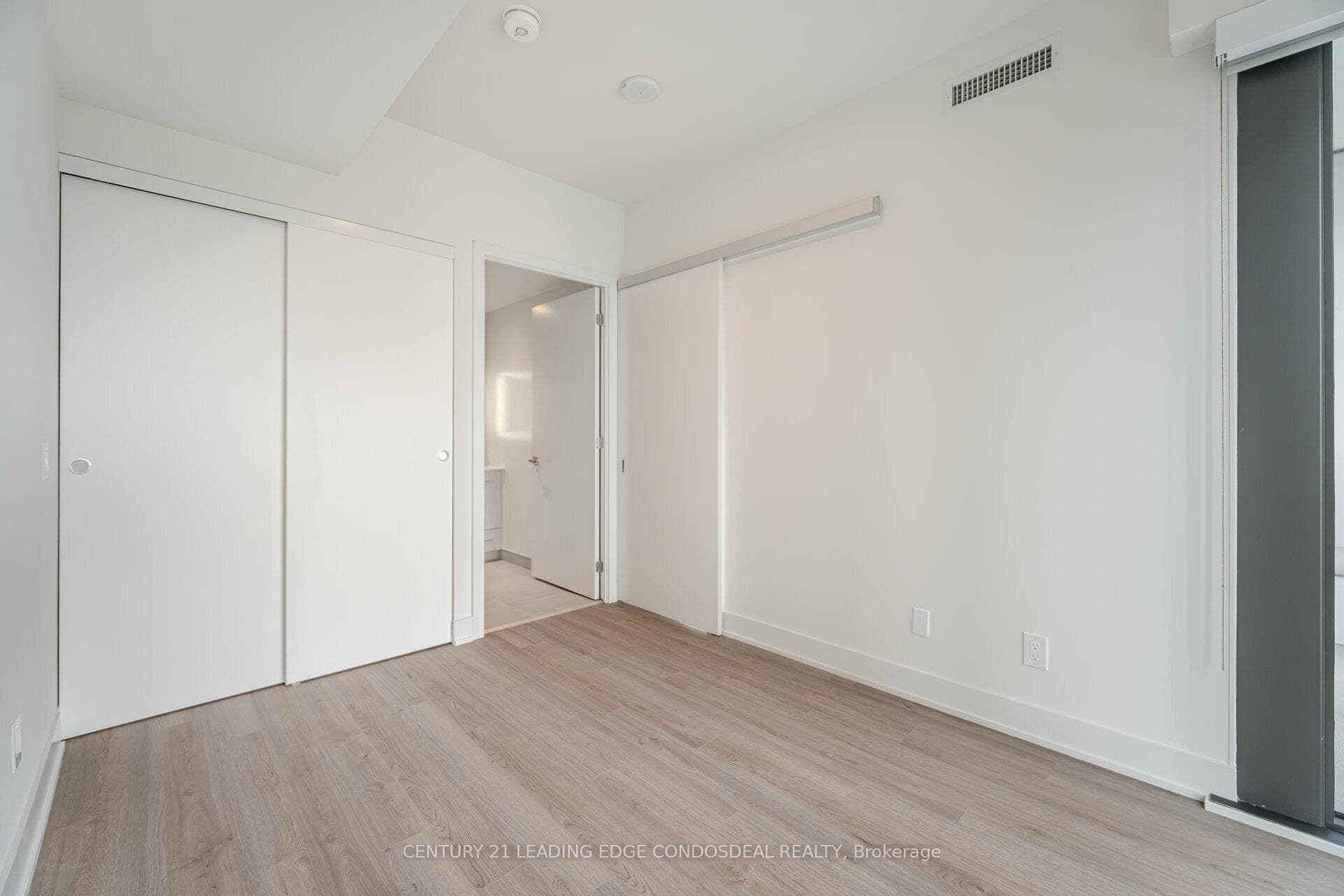 8 Cumberland Street Unit 3202 photo 29