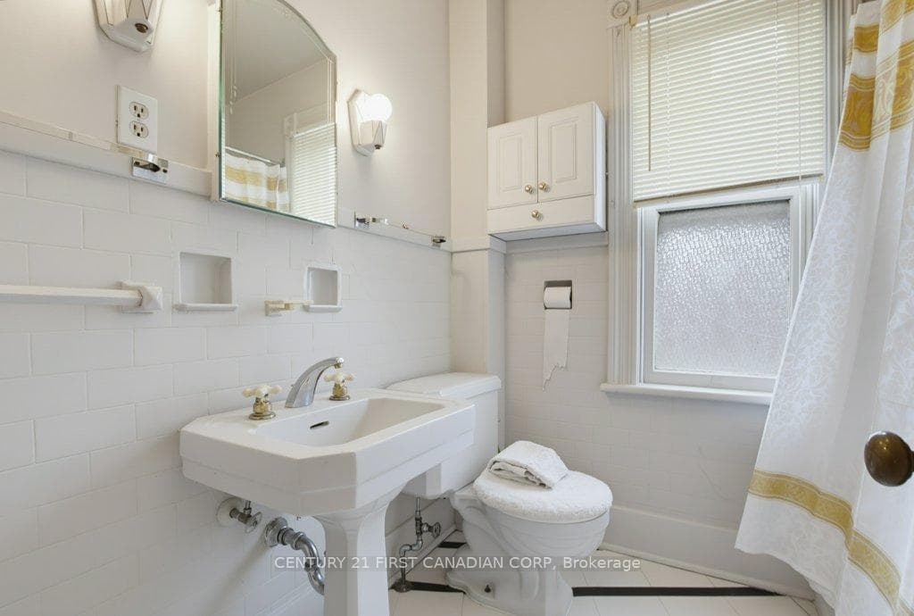 243 Tecumseh Avenue photo 30