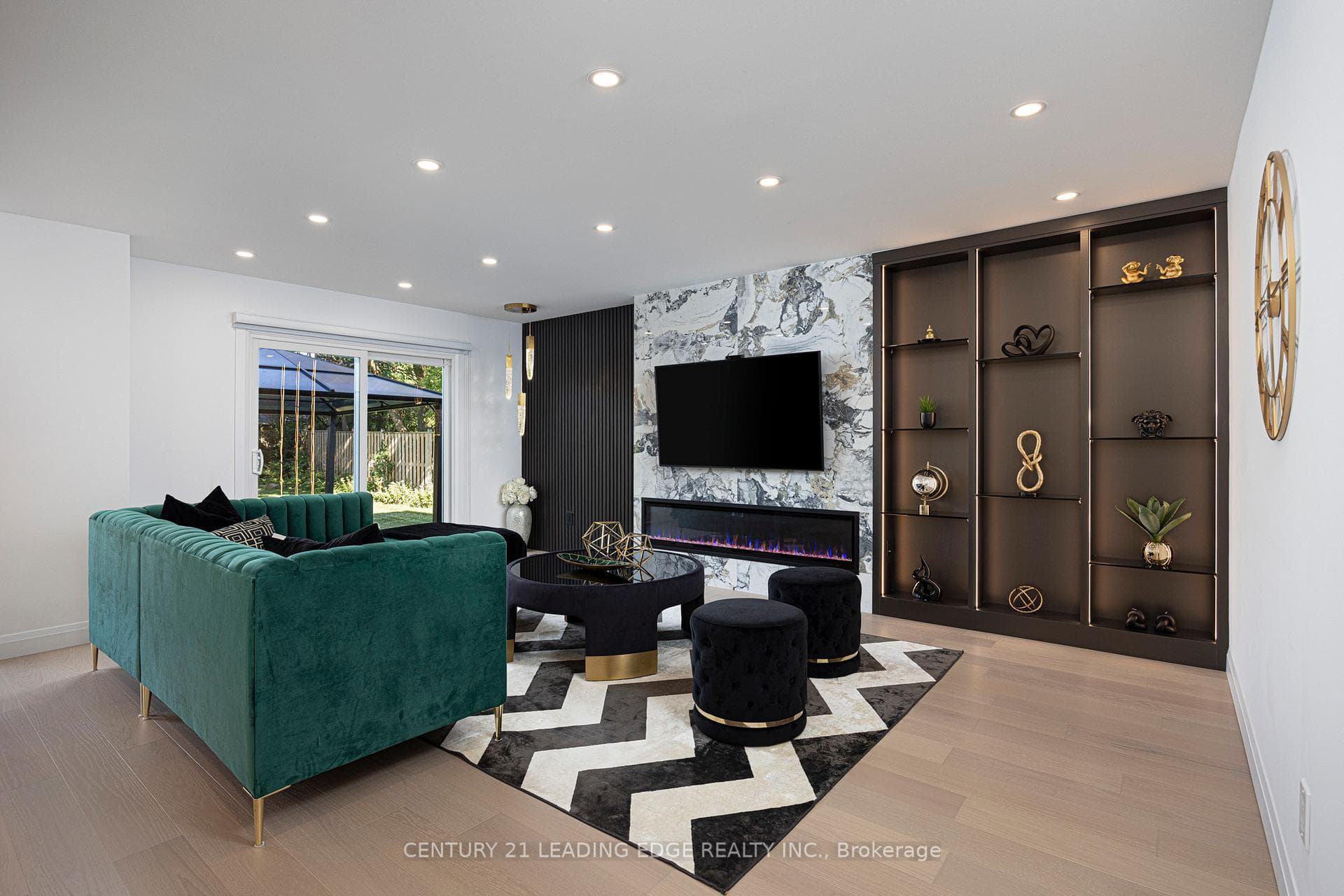 24 BARKER Court photo 12