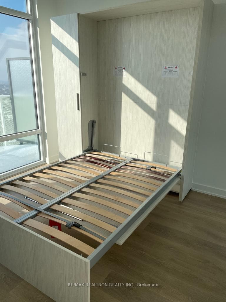 501 Yonge Street Unit 5201 photo 13