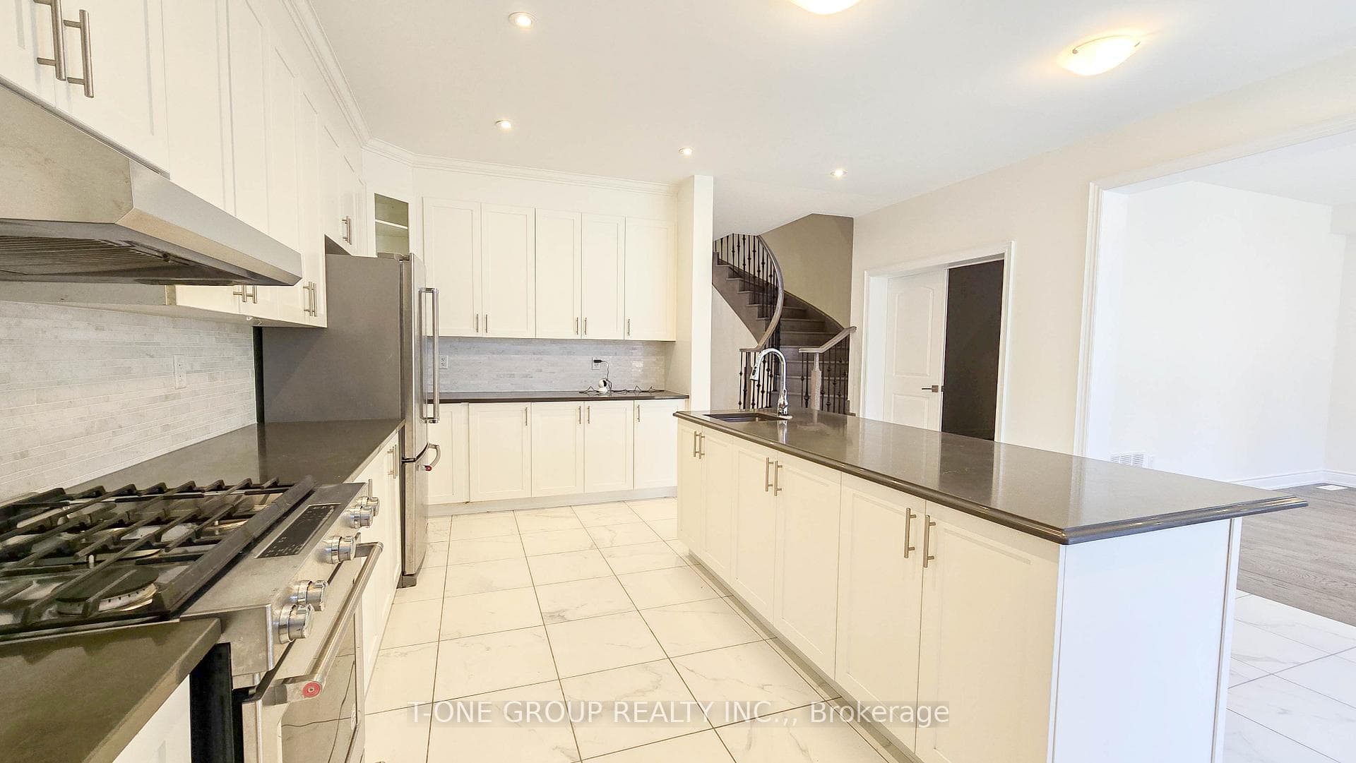 34 Laurier Avenue photo 3