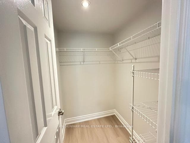 25 Greenview Avenue Unit 823 photo 12