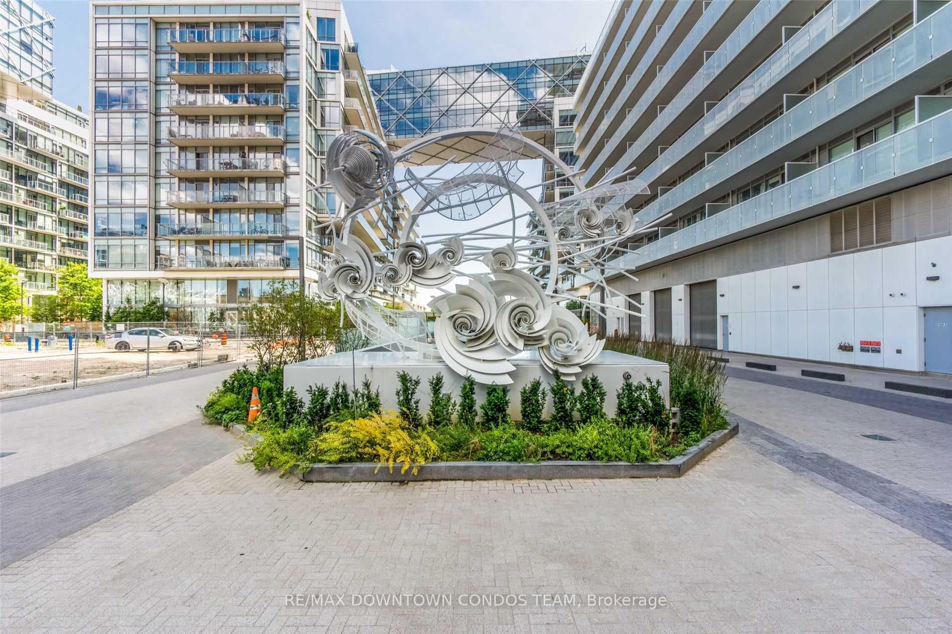 15 Queens Quay Unit 511 photo 10