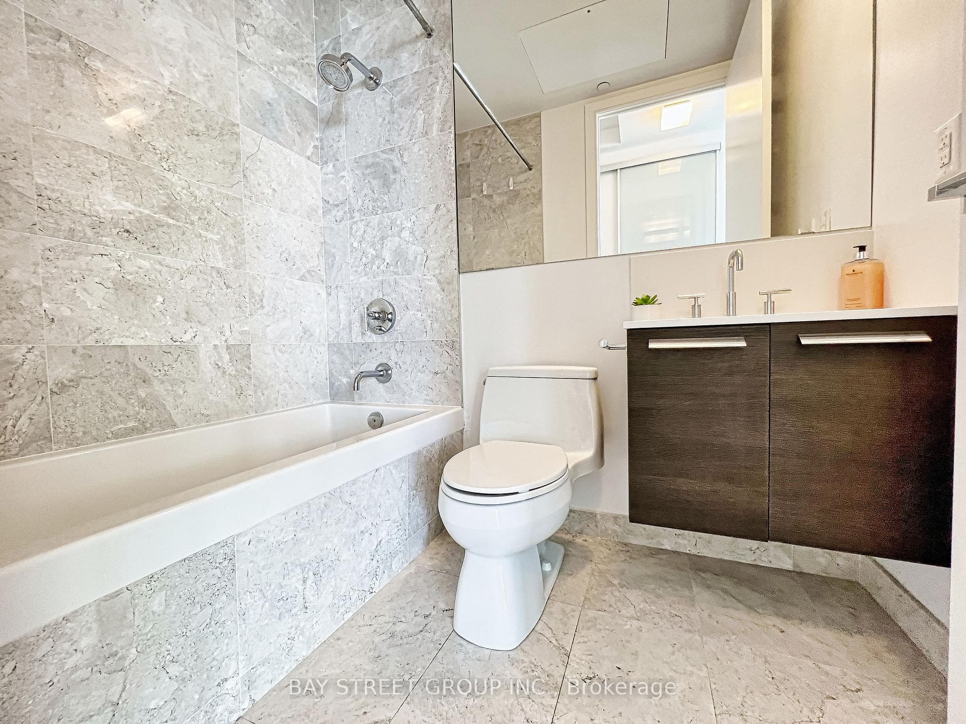 42 Charles Street Unit LPH5106 photo 6