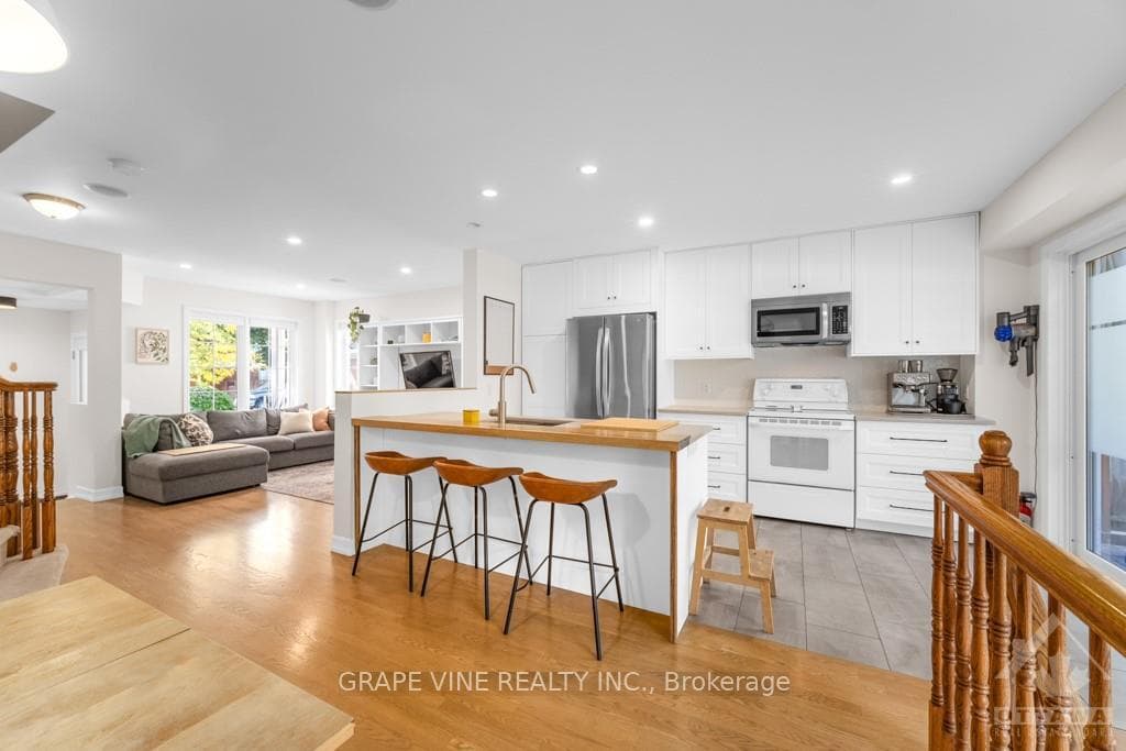 74 TRUMP Avenue photo 12