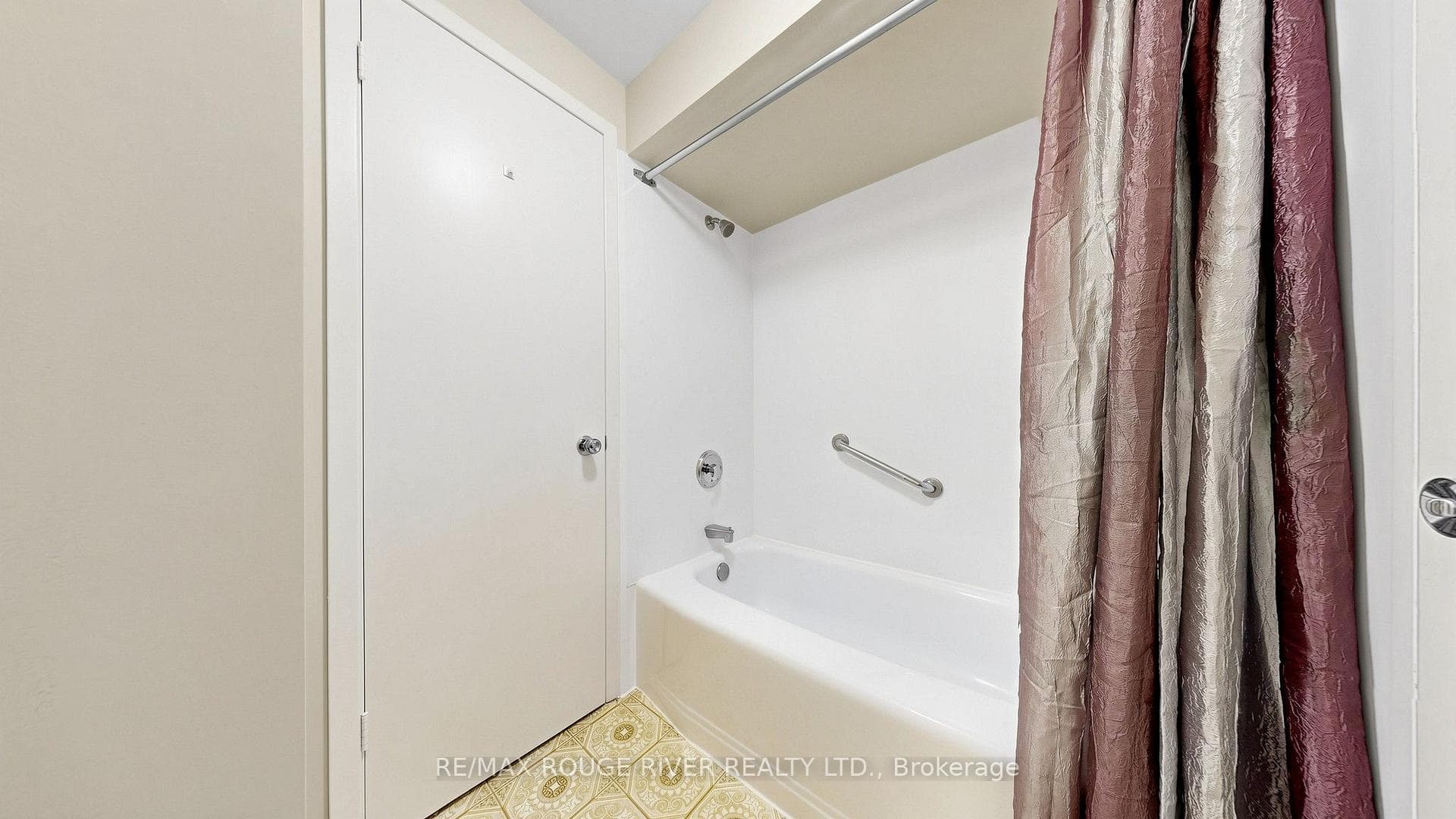 22 James Park Square photo 21