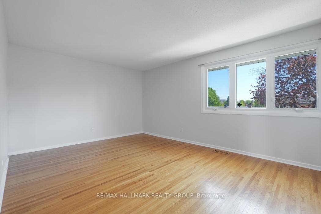 2187 Hamelin Crescent photo 26
