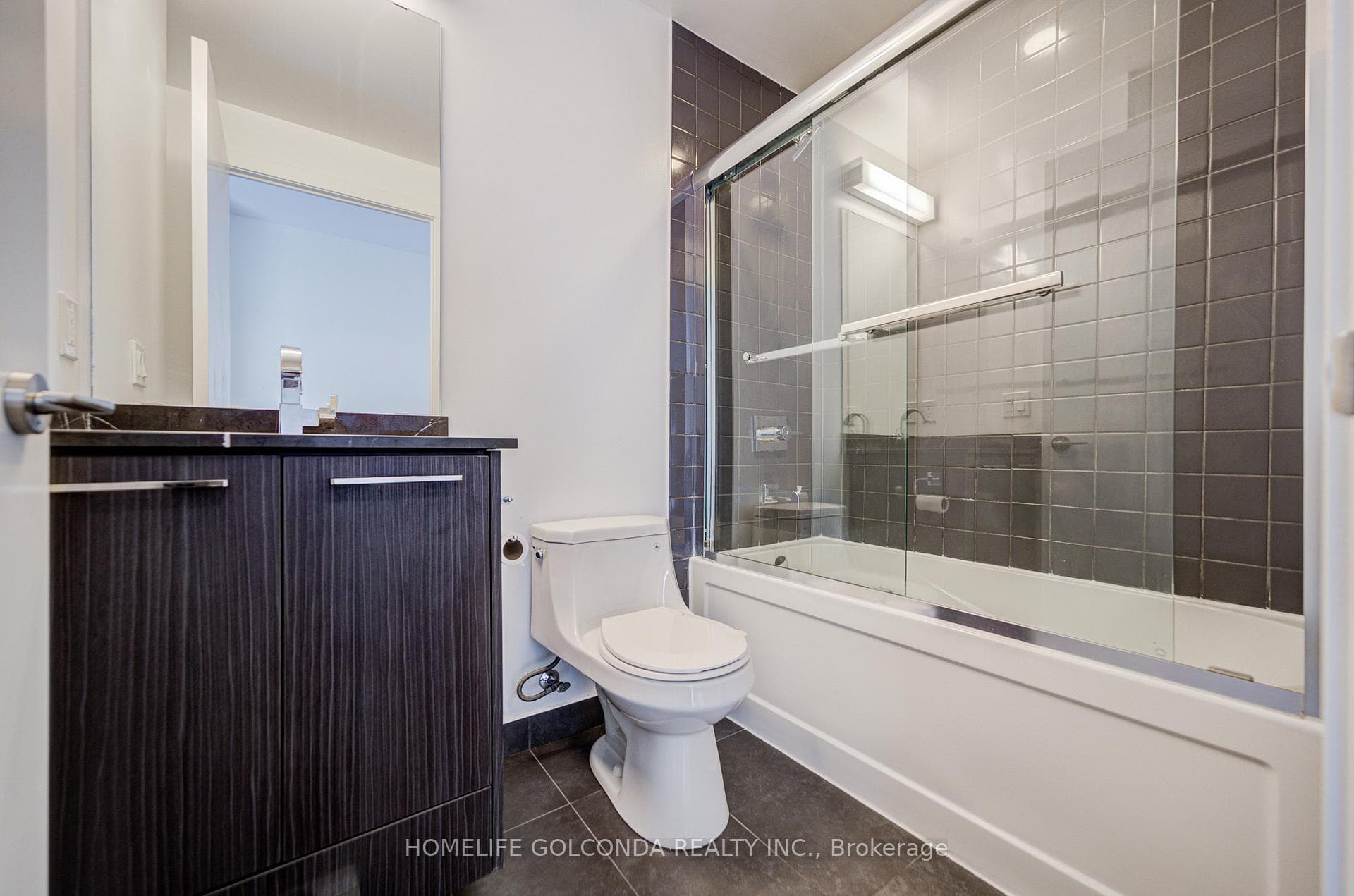 9471 Yonge Street Unit 334 photo 8