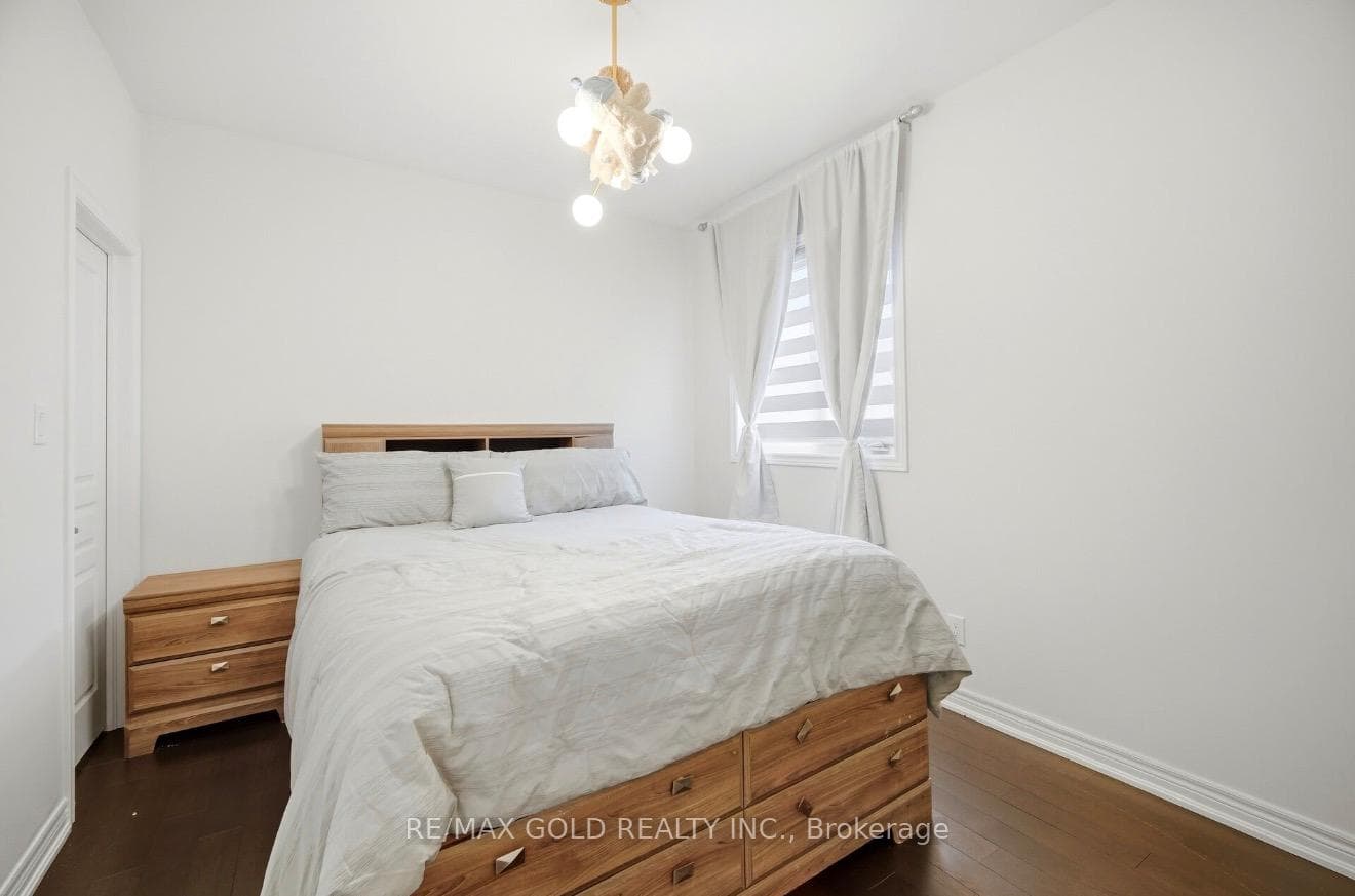 OFFICE / BEDROOM