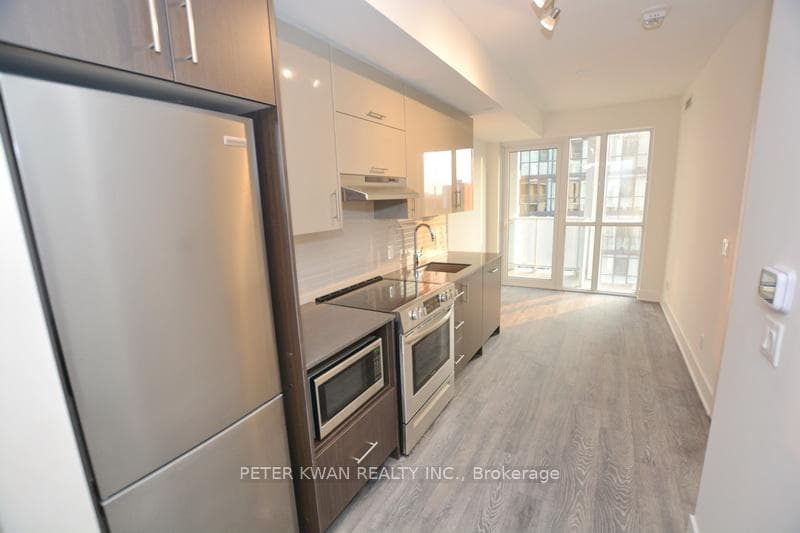 188 Fairview Mall Drive Unit 1002 photo 3
