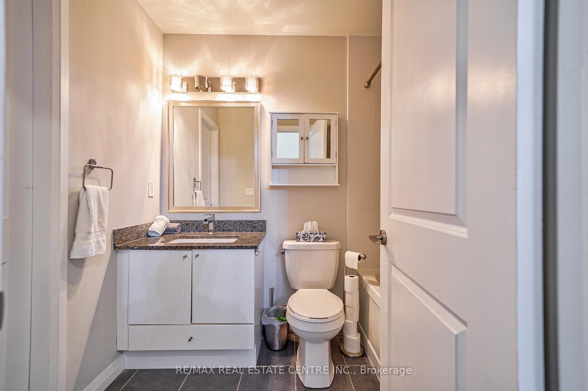 75 Eglinton Avenue Unit 310 photo 8