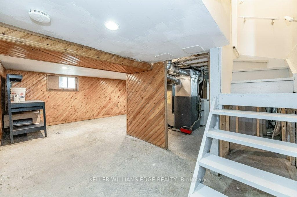 189 Roxborough Avenue photo 23