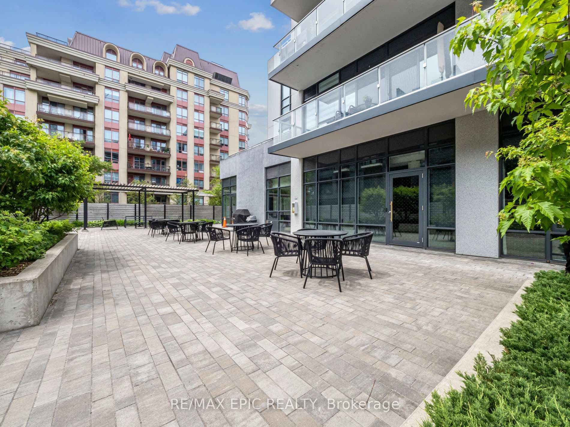621 Sheppard Avenue Unit 301 photo 4