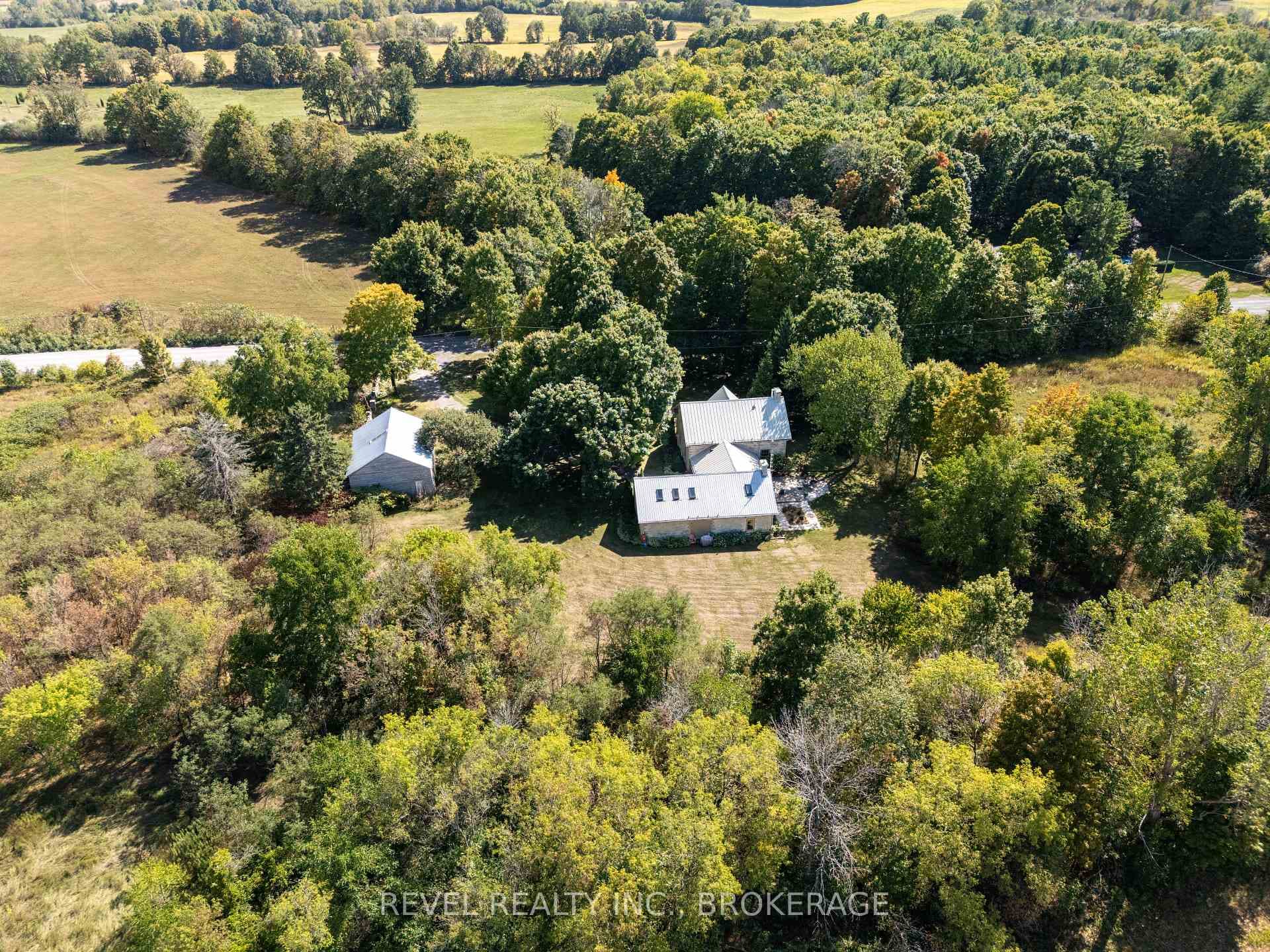 4247 Henderson Road photo 48