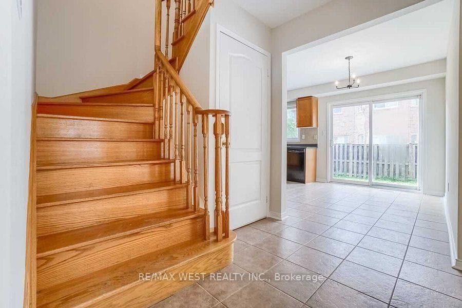 256 Brisdale Drive photo 3
