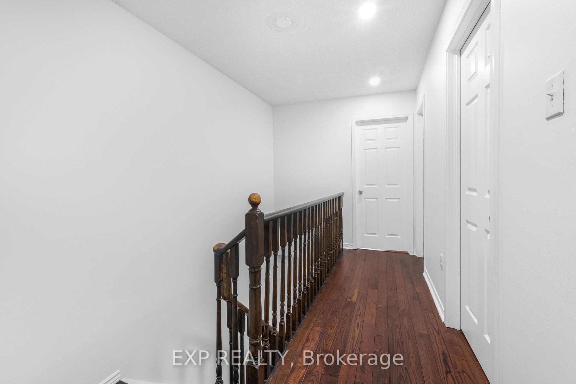 128 Olympia Crescent photo 12