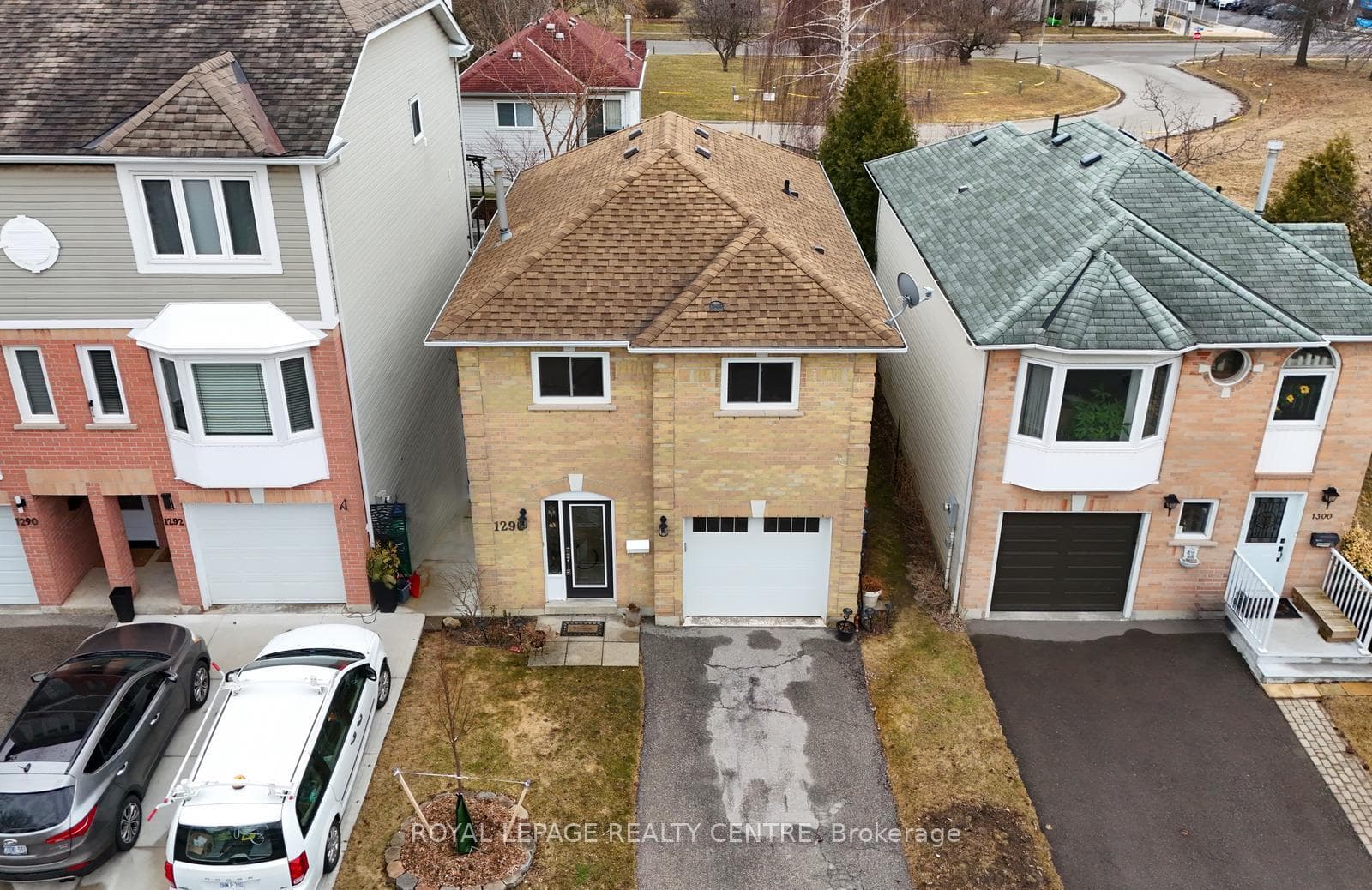 1296 Woodhill Court photo 1