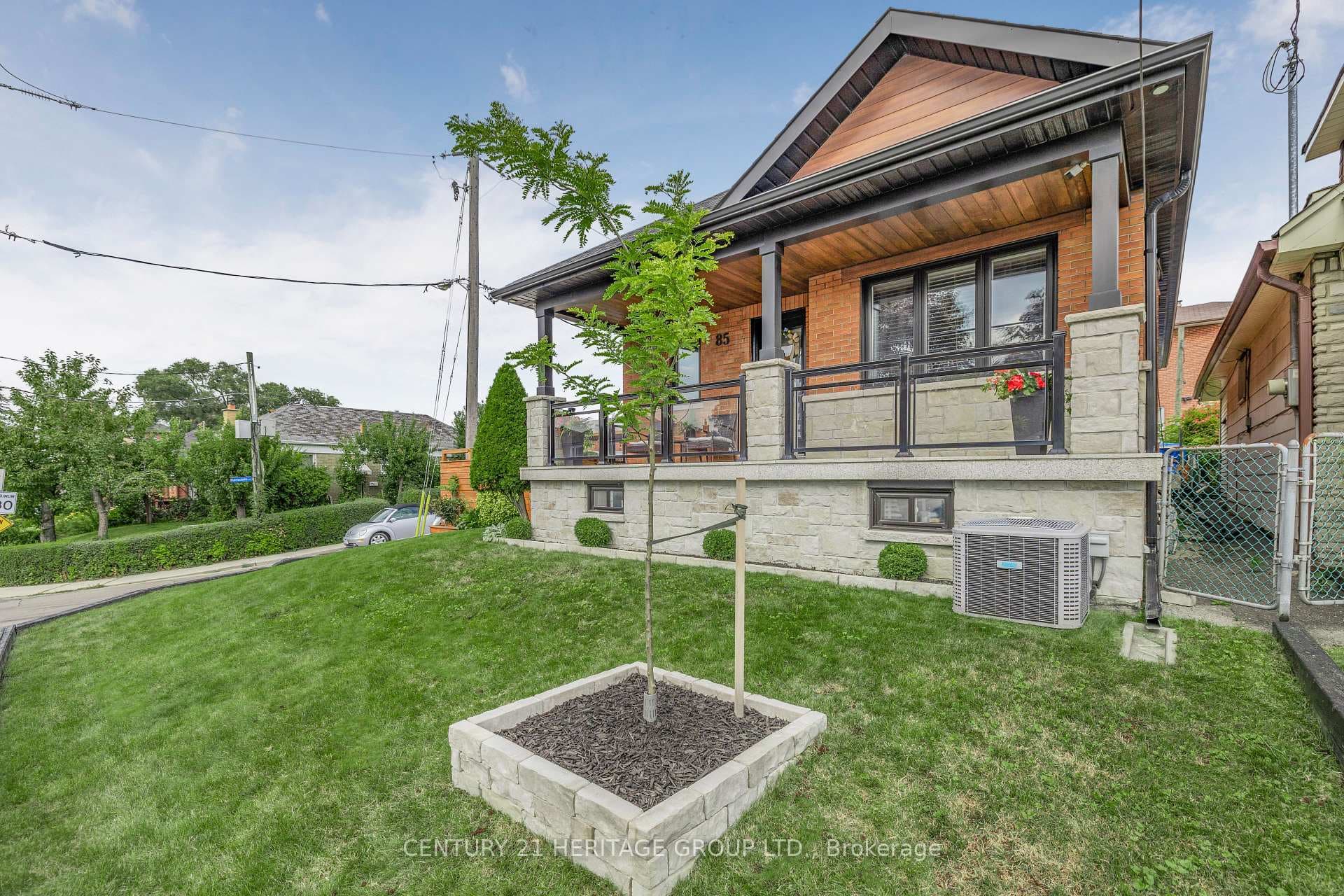 85 Kane Avenue Unit Upper photo 2