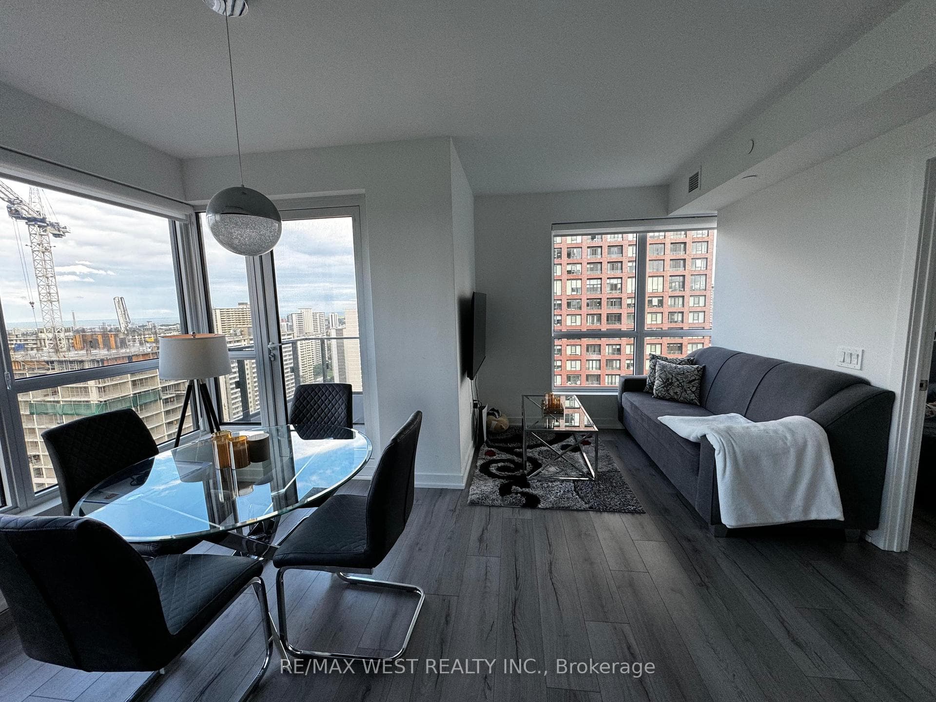 395 Bloor Street Unit 2411 photo 2