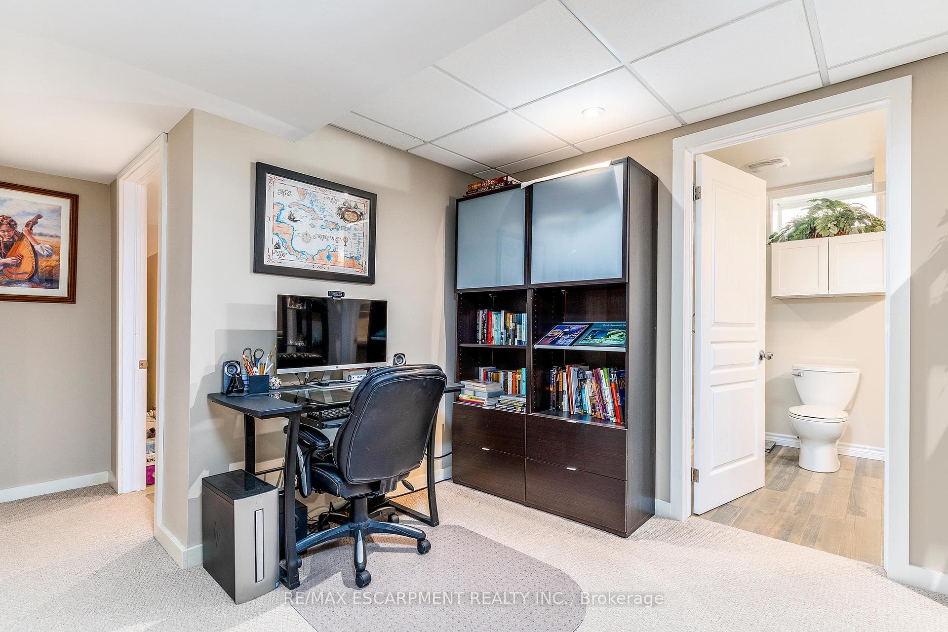 93 Peach Tree Lane photo 23