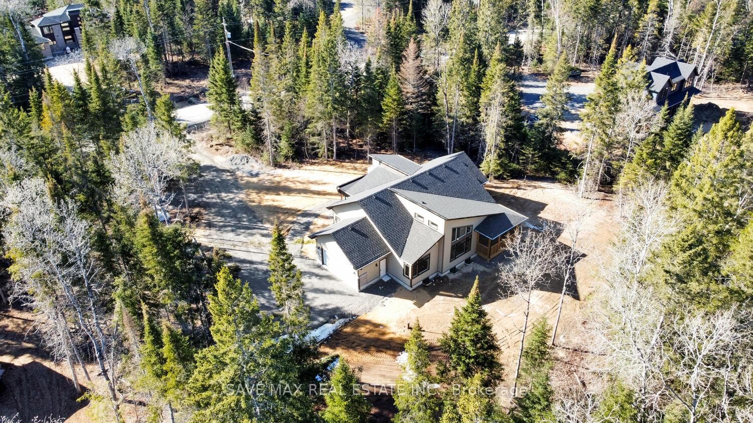 1045 Greensview Drive photo 4
