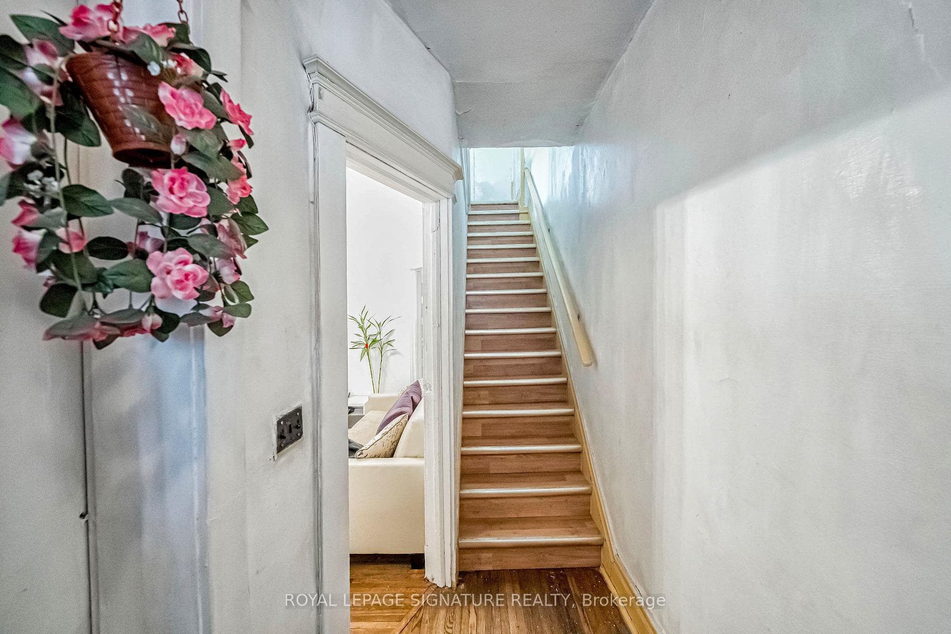 151 Broadview Avenue photo 2