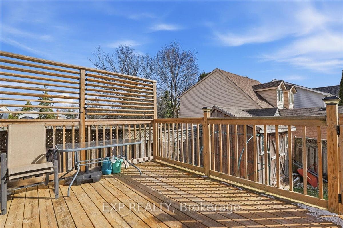 530B Rosemeadow Crescent photo 39