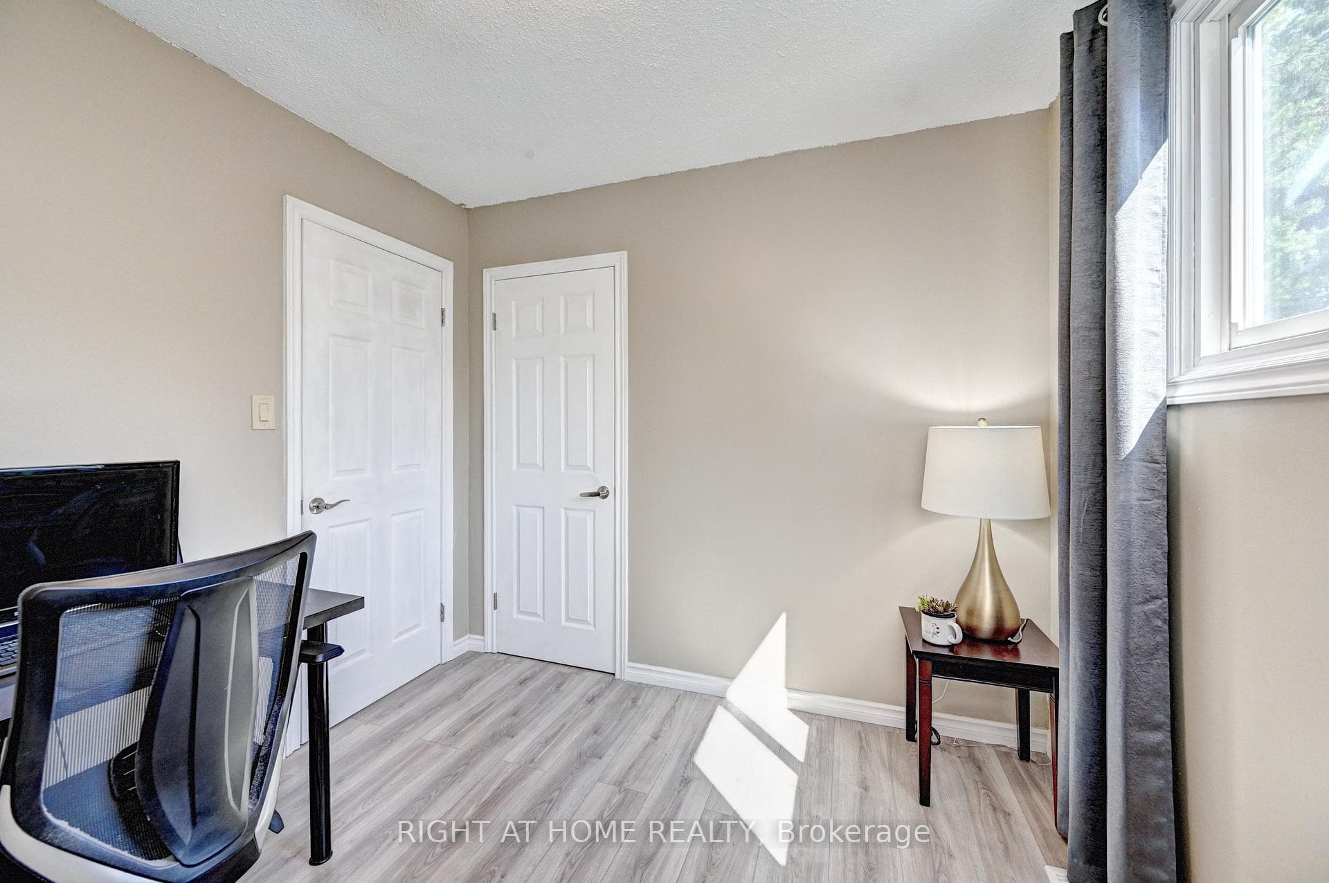 92 Pinemeadow Crescent photo 33