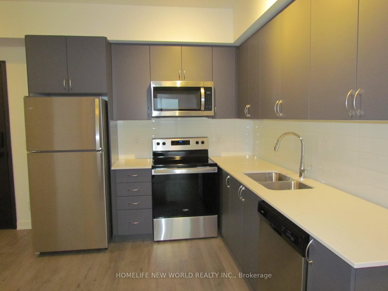 56 Lakeside Terrace Unit 714 photo 4