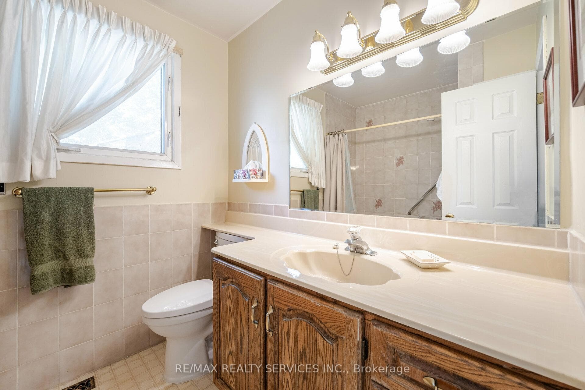 35 Caldwell Crescent photo 22
