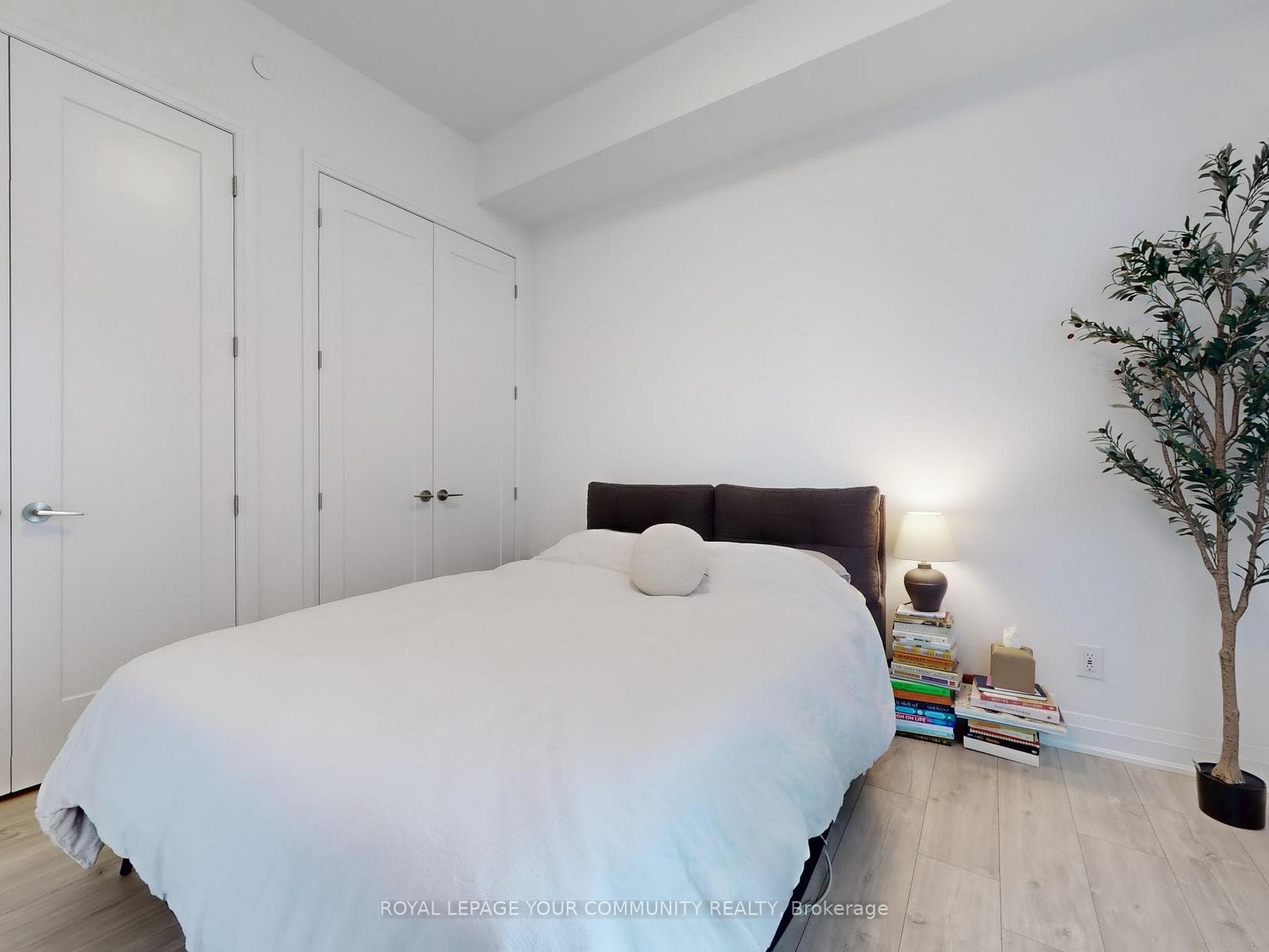 280 Howland Avenue Unit Ph21 photo 18