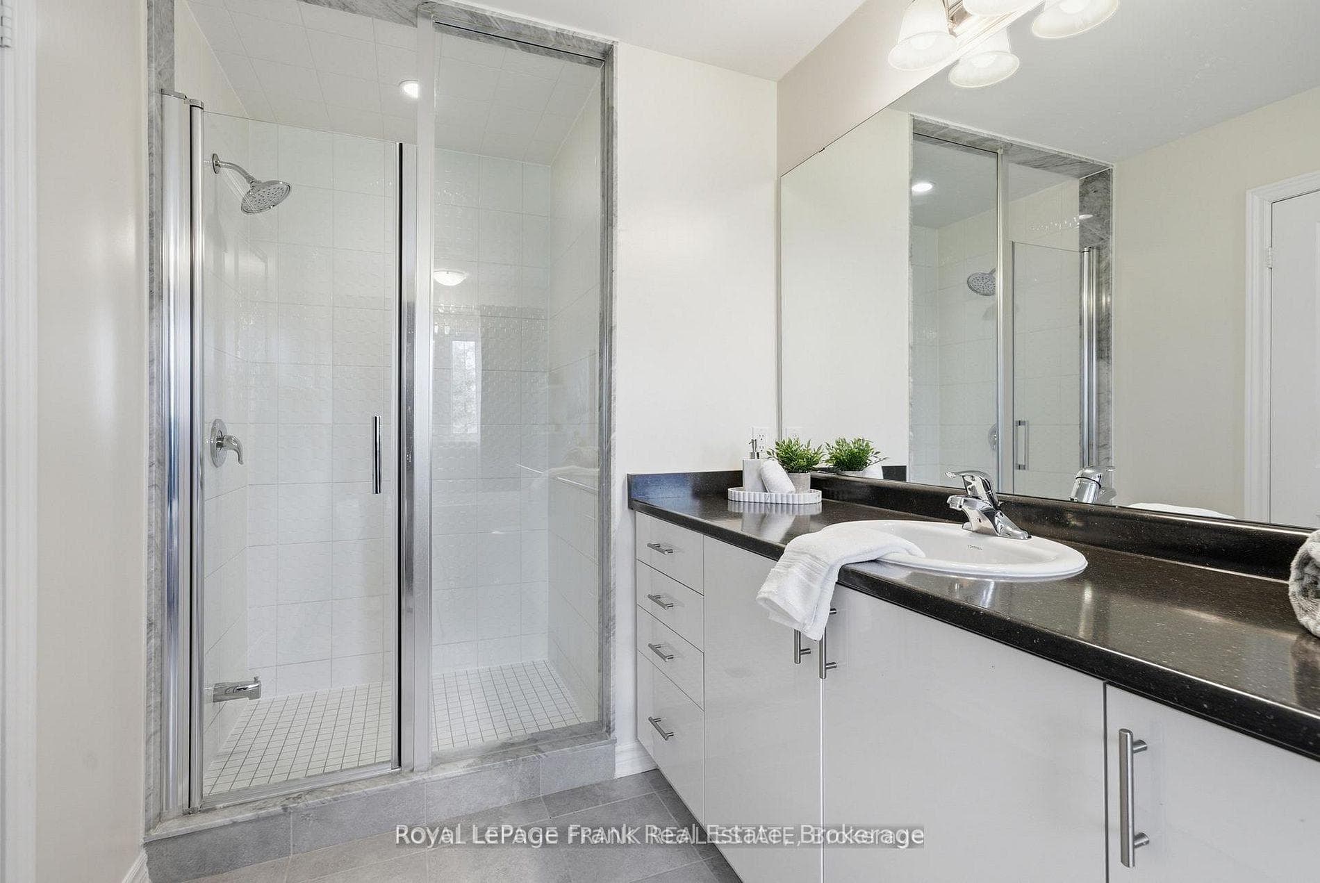 15 Highlands Boulevard photo 19
