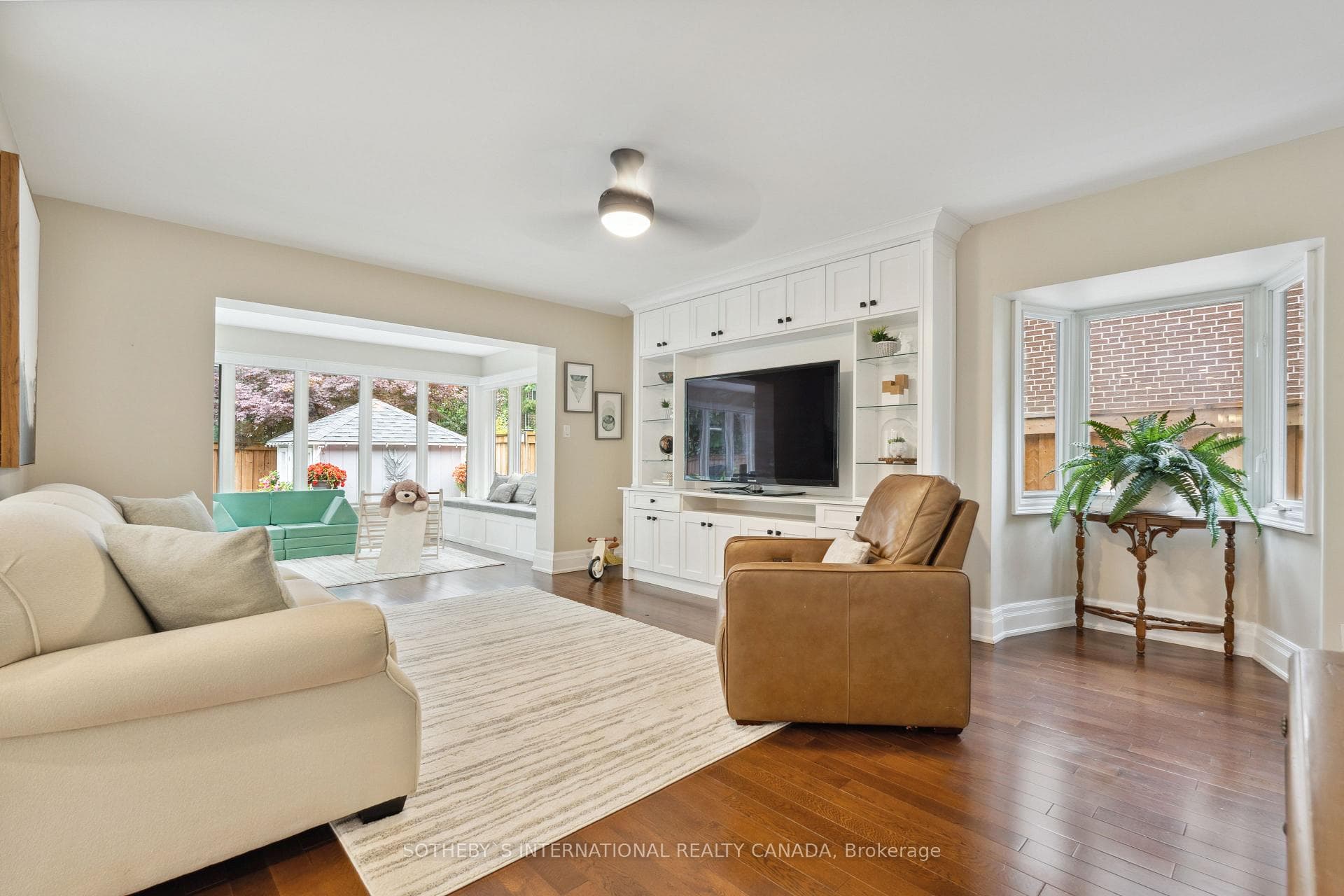 8 Courtsfield Crescent photo 13