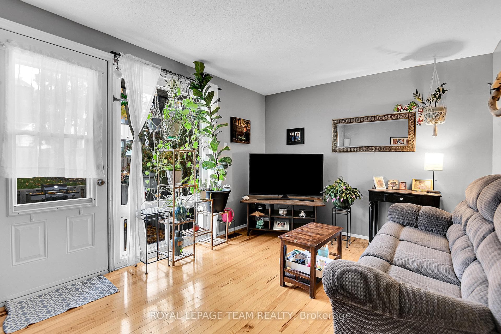 902 Elmsmere Road Unit B photo 4