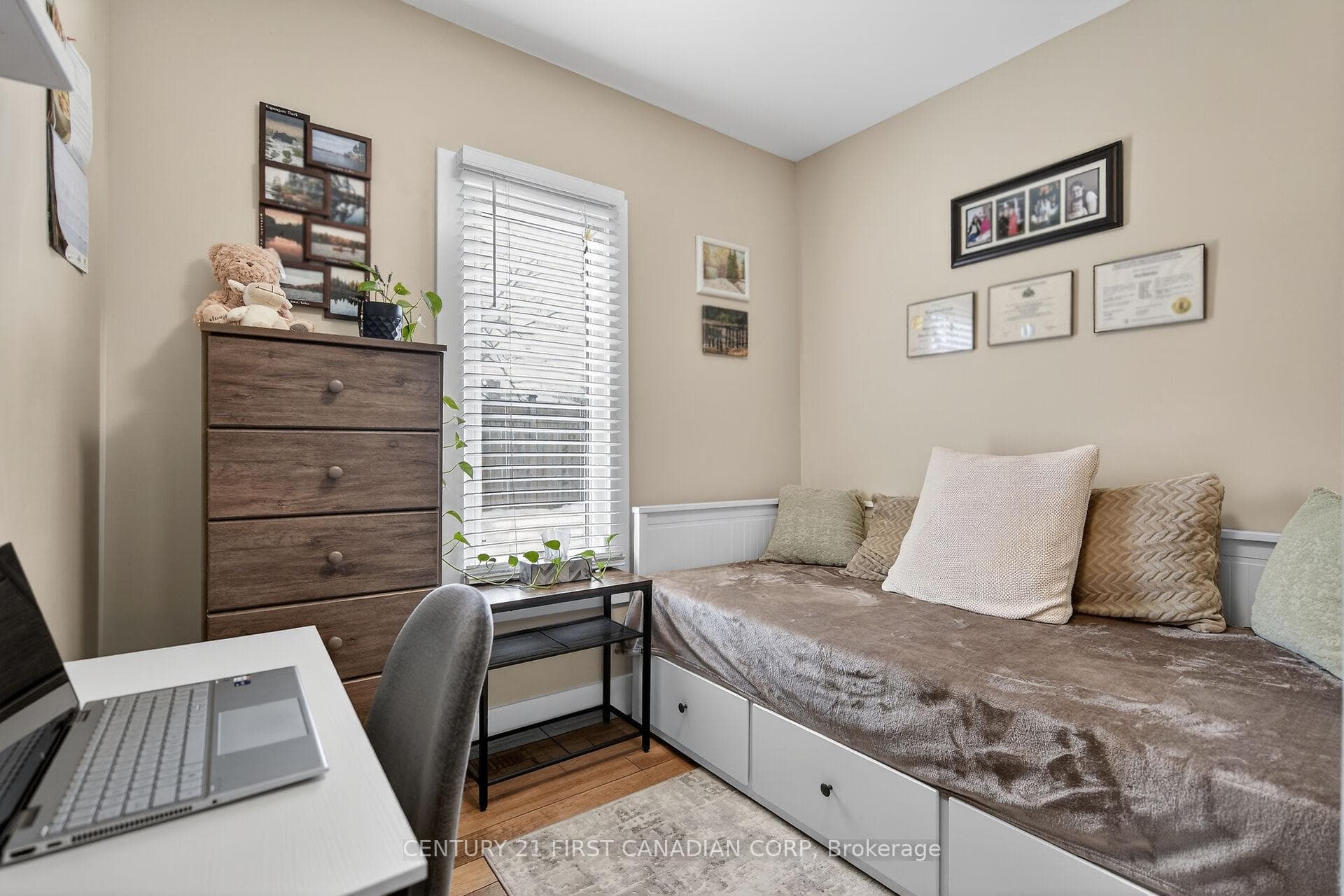 557 Boler Road photo 19