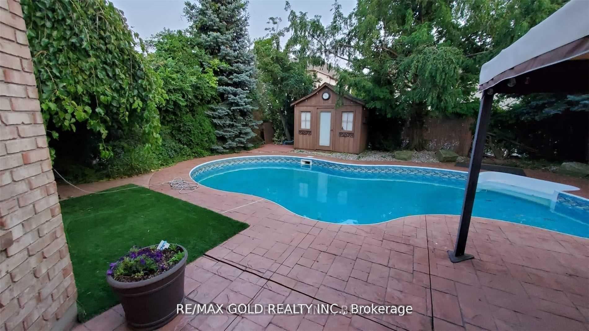 79 Surrey Drive photo 39